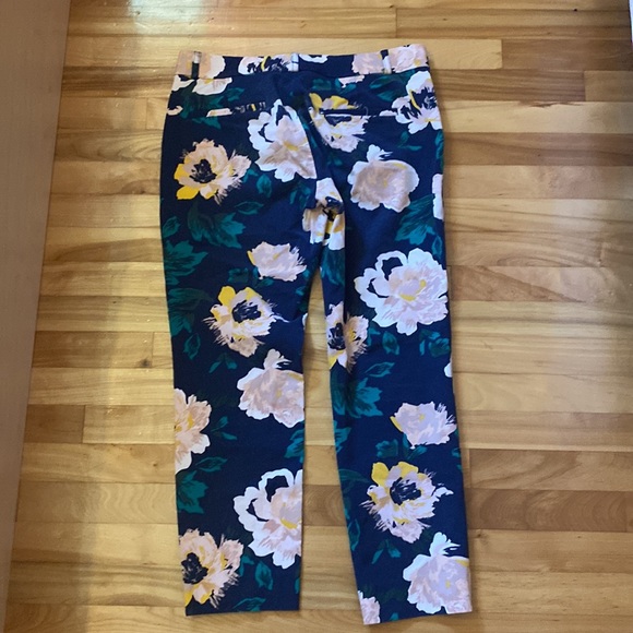 Flowery pants - Picture 3 of 3